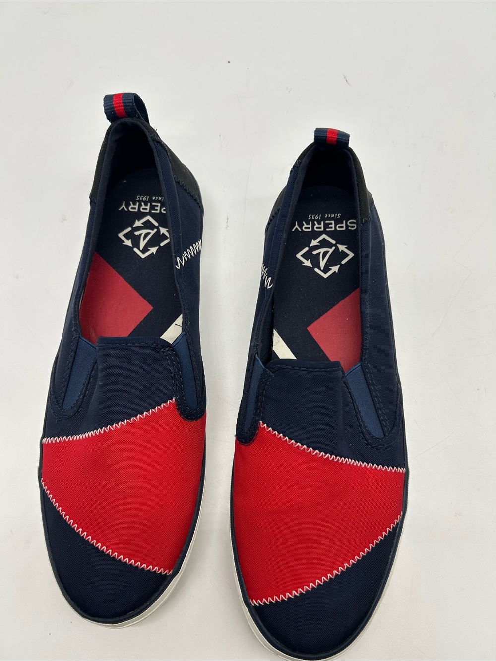 Sperry Women’s Crest Twin Gore Bionic Sneakers in Navy and Red size 10 NEW